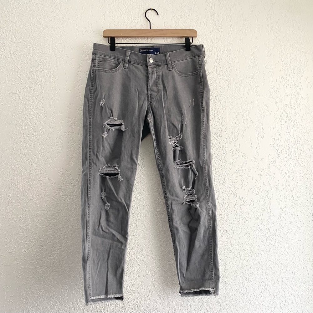 Hollister Boyfriend Ultra Low Rise Distressed Button Fly Jeans Size 28